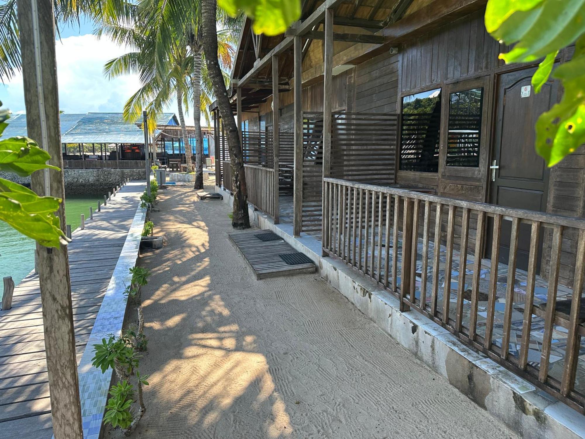 Hotel Mooi Park Sorong Exteriér fotografie